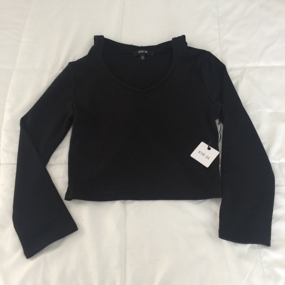 NWT - Active USA Black Hooded Crop
